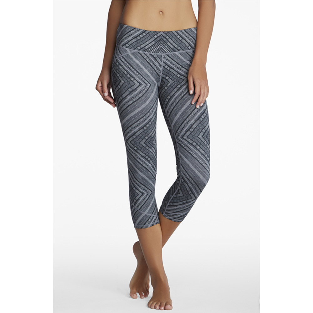 Fabletics Lima Capri Powerhold Leggngs Medium - image 1